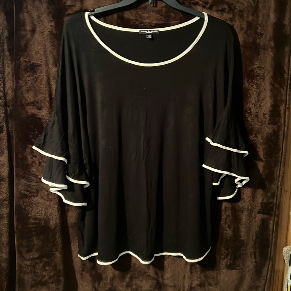 Cable & gauge Woman black & cream blouse